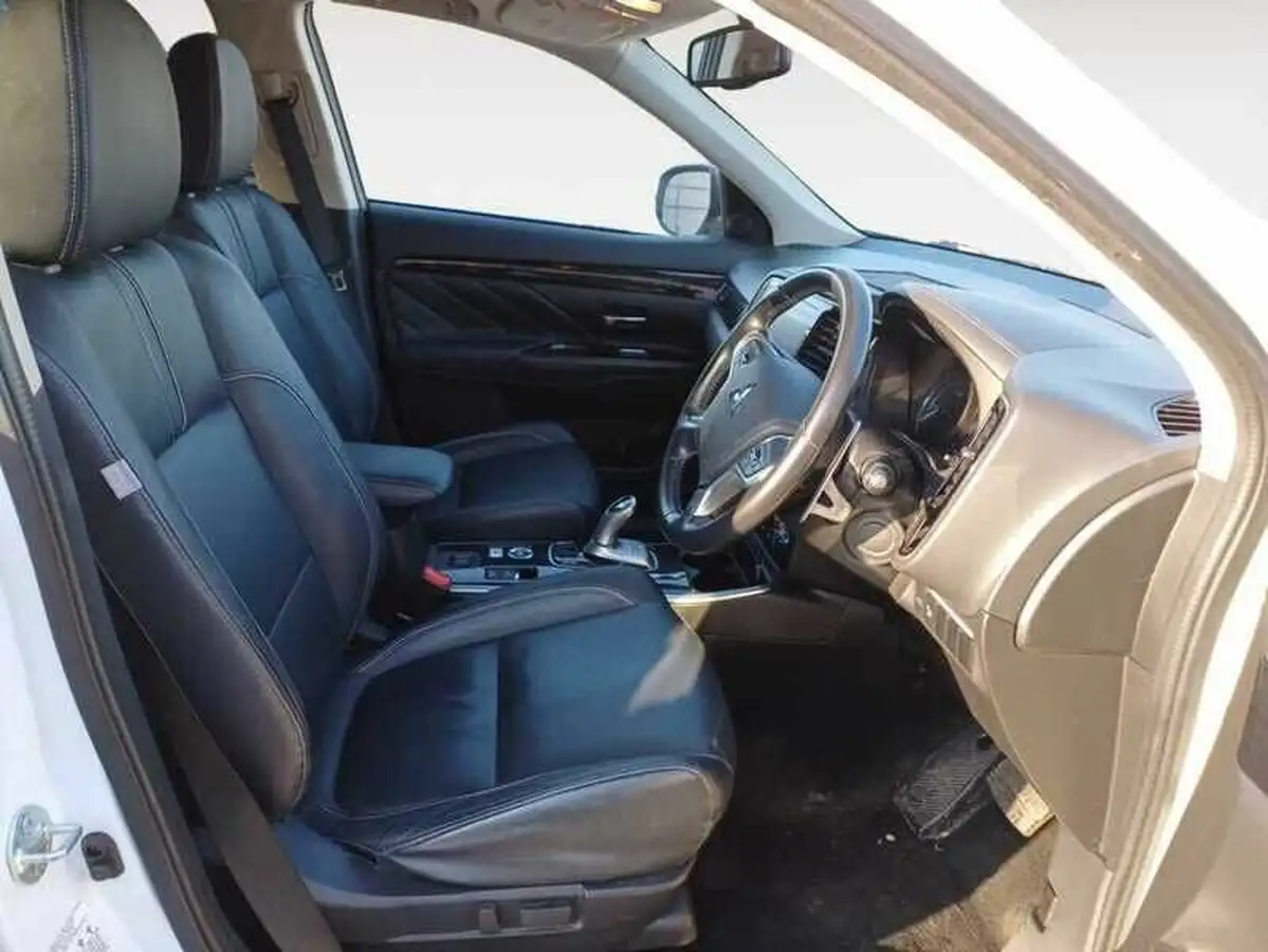 2018-mitsubishi-outlander-20-4h-phev-big-2