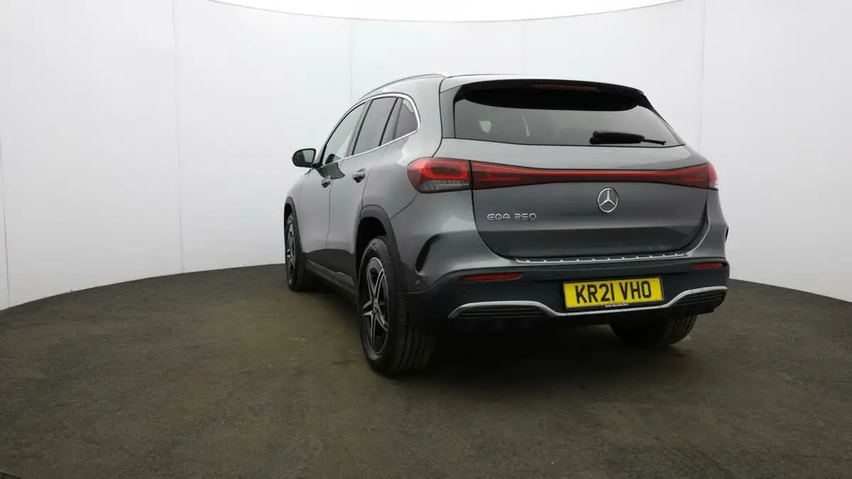 2021-mercedes-benz-eqa-e-eqa-250-amg-line-big-25