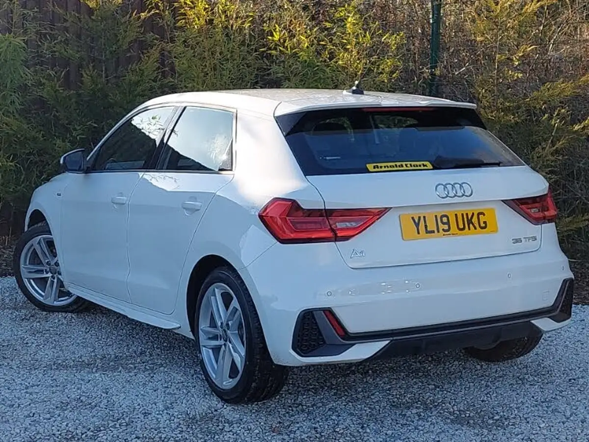 2019-audi-a1-15-35-tfsi-s-line-ss-big-1