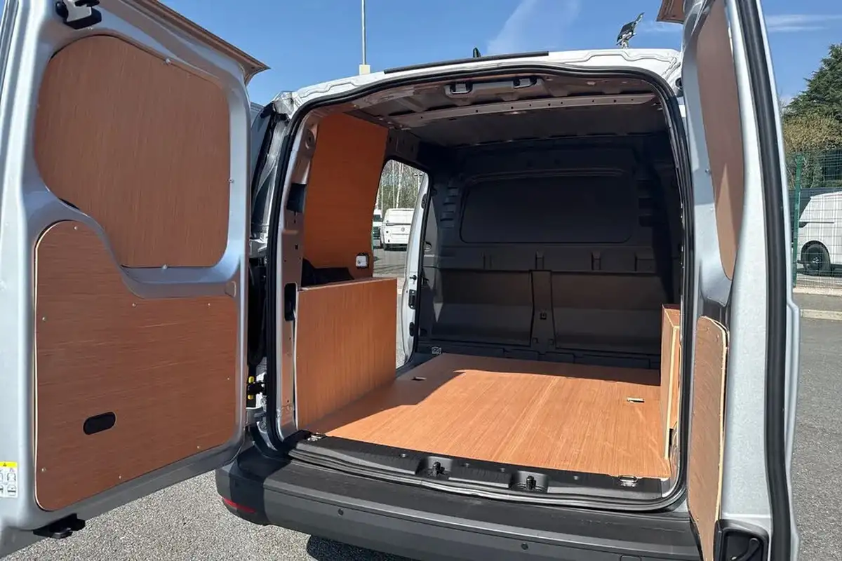 2024-volkswagen-caddy-20tdi-c20-cargo-commerce-big-29