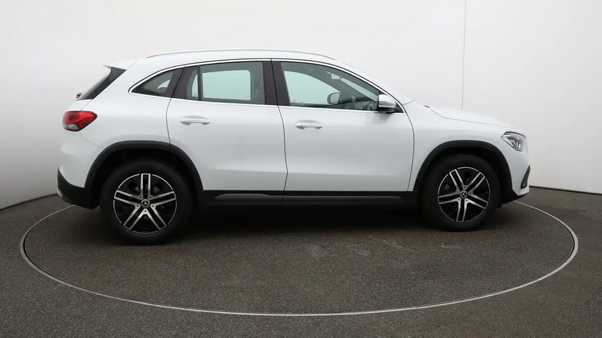 2020-mercedes-benz-gla-class-13-gla-200-sport-big-41