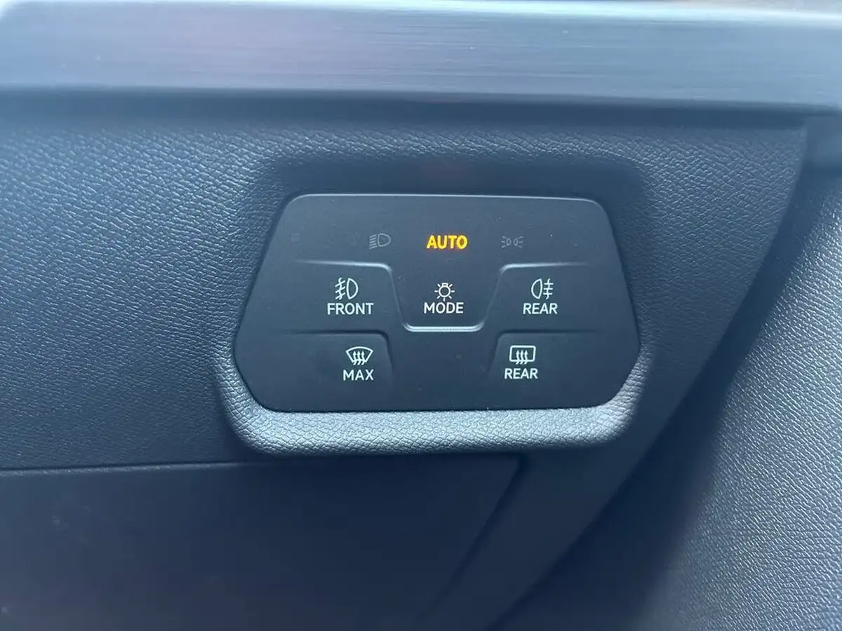 2024-seat-leon-15-etsi-fr-150ps-hatchback-big-27