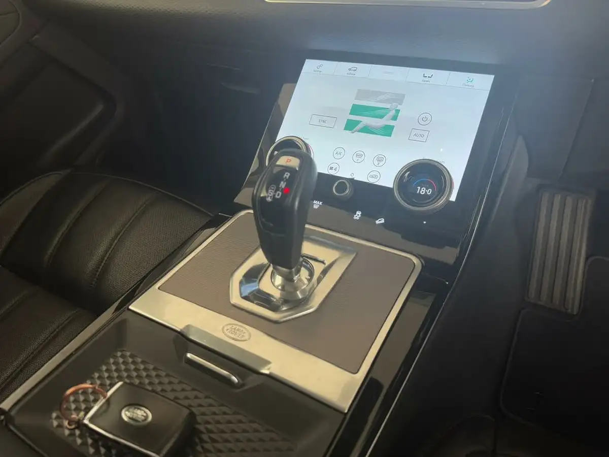 2019-land-rover-range-rover-evoque-20-p200-s-big-27
