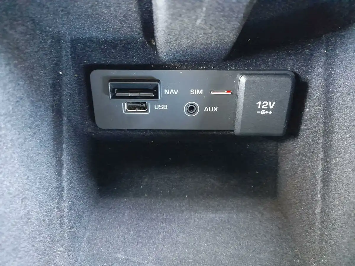 2018-land-rover-discovery-sport-20-si4-se-tech-big-25