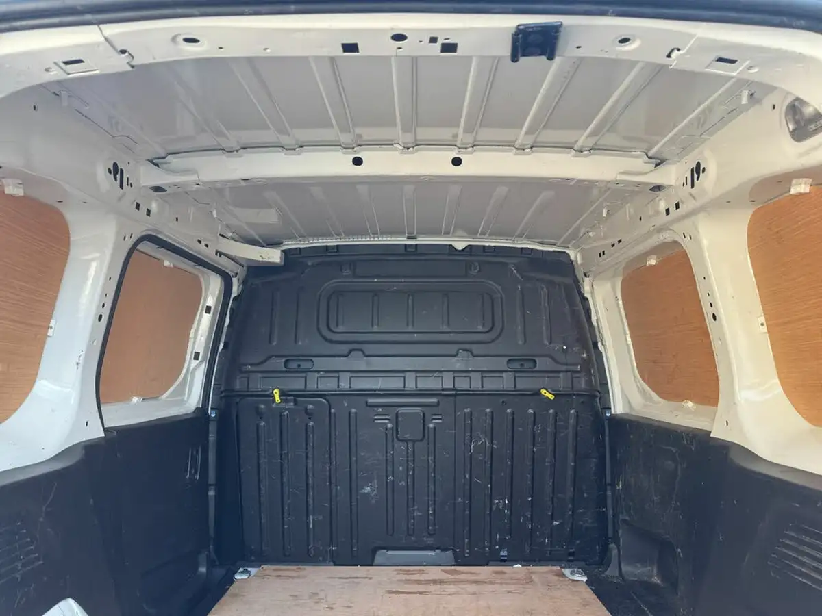2020-peugeot-partner-15-bluehdi-1000-professional-100ps-eu6dt-panel-big-43