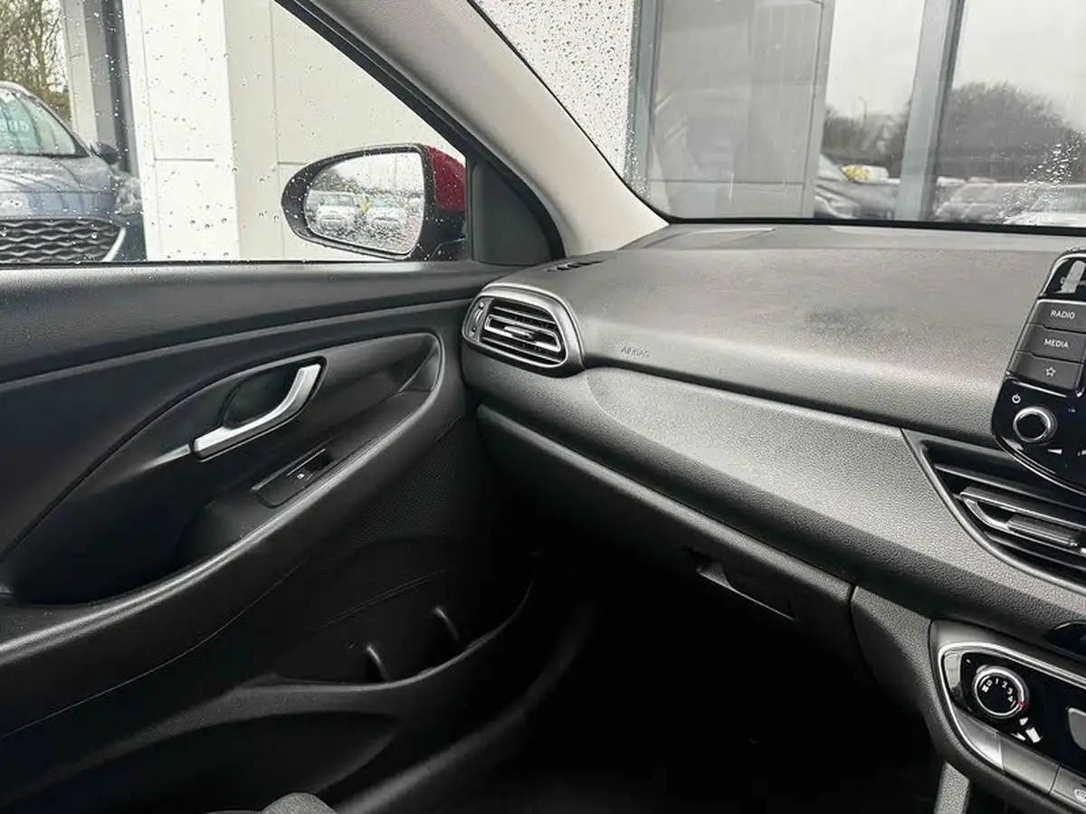 2023-hyundai-i30-10-t-gdi-se-connect-hatchback-big-29
