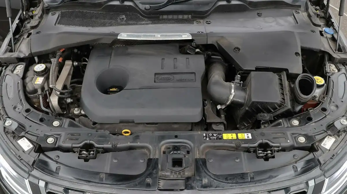 2022-land-rover-range-rover-evoque-15-p300e-r-dynamic-se-big-19