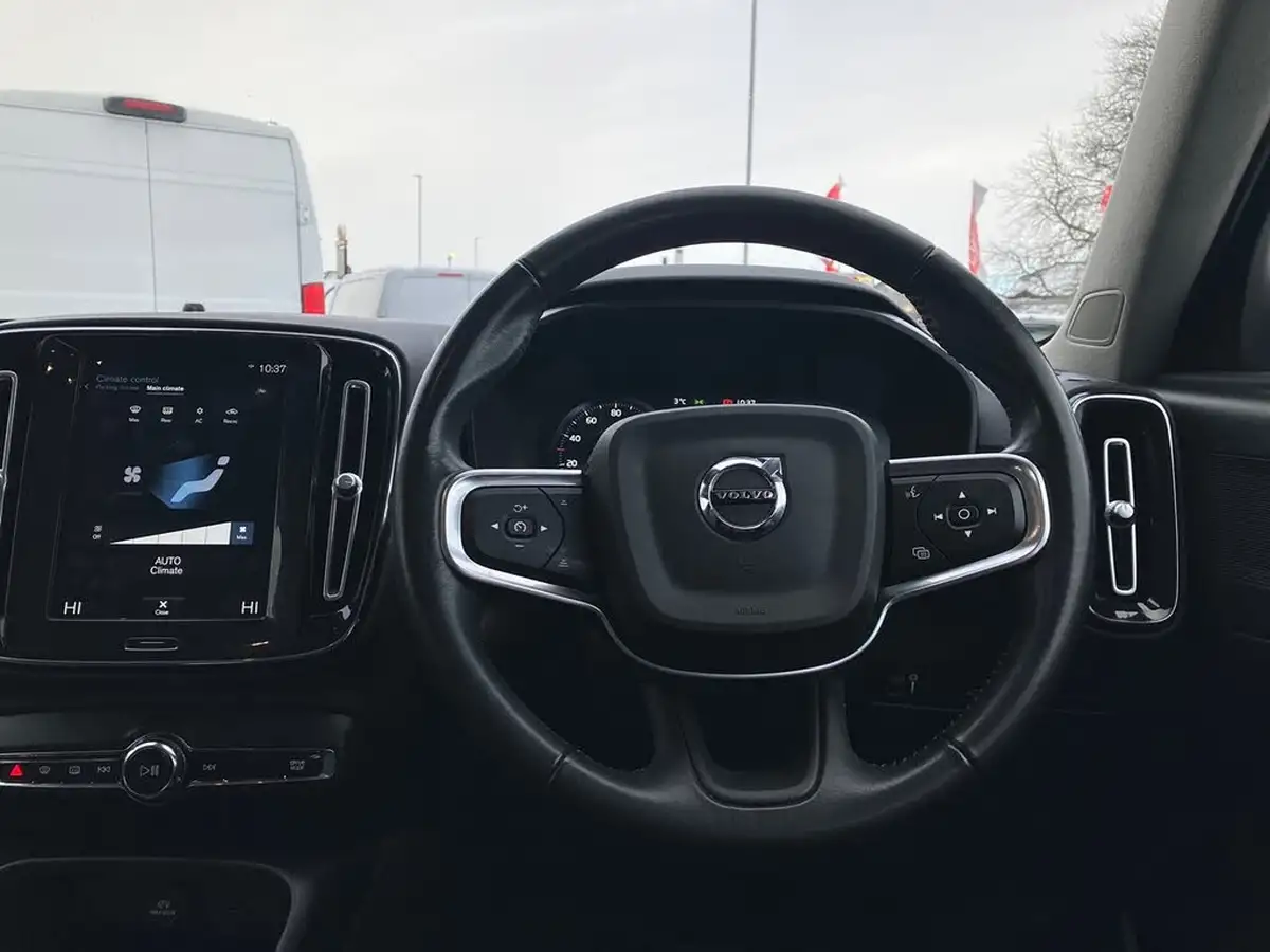 2020-volvo-xc40-20-b4-inscription-awd-big-14