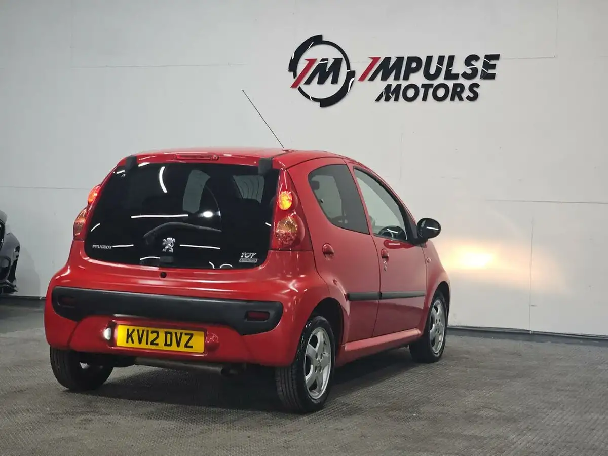 2012-peugeot-107-10-sportium-5d-big-7
