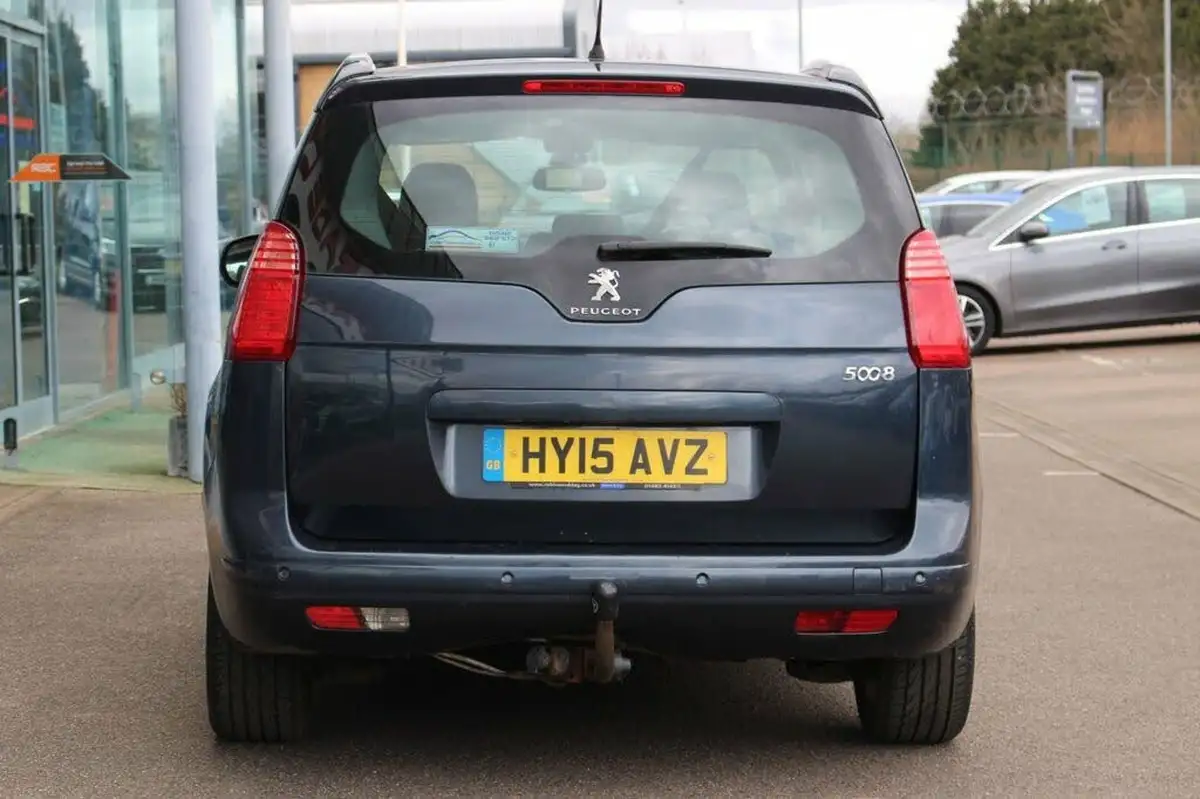 2015-peugeot-5008-16hdi-active-big-5