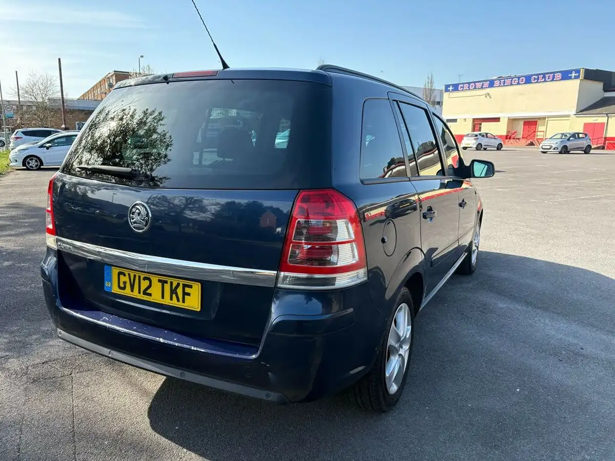 2012-vauxhall-zafira-16-exclusiv-big-5