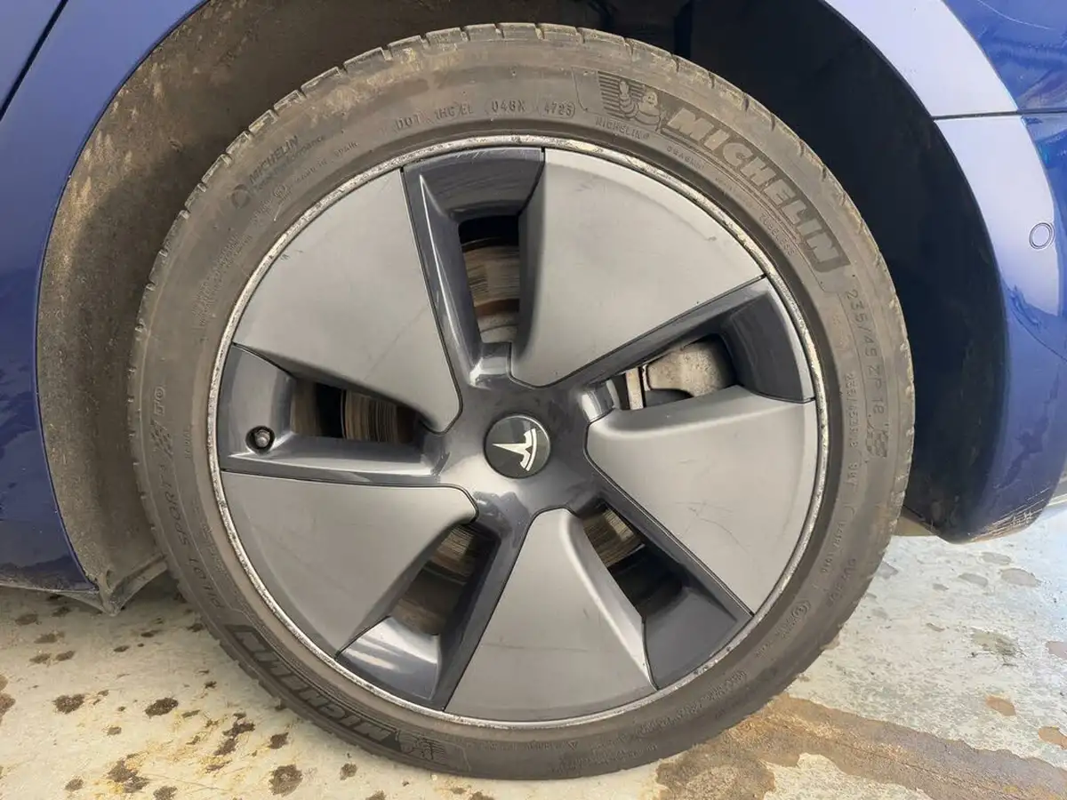 2021-tesla-model-3-e-long-range-4x4-big-31