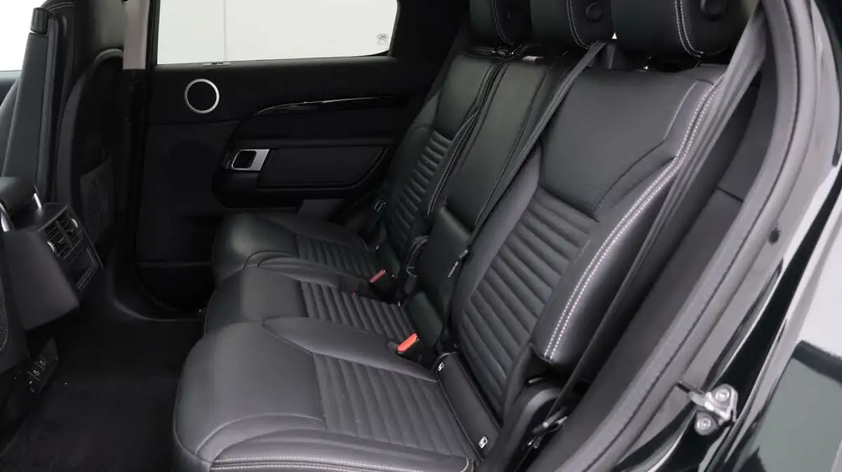 2022-land-rover-discovery-30-d250-s-big-16