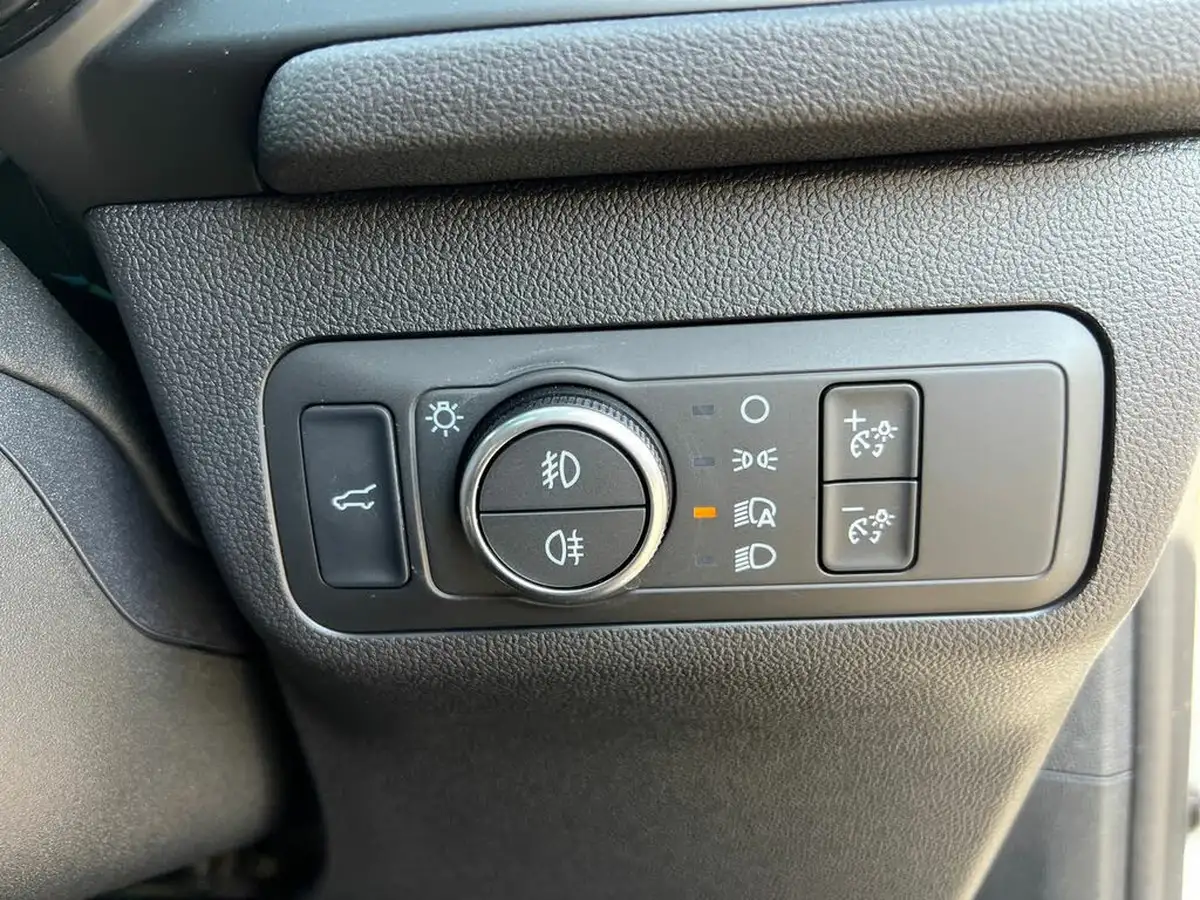 2024-ford-kuga-25t-graphite-tech-edition-190ps-fhev-big-22
