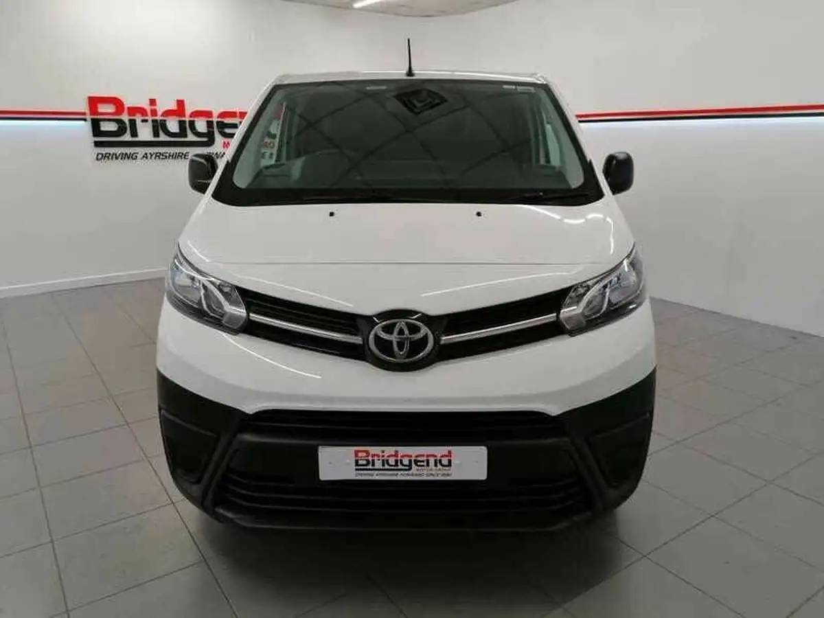 2021-toyota-proace-20d-icon-long-120hpeu6dt-e-panel-big-1