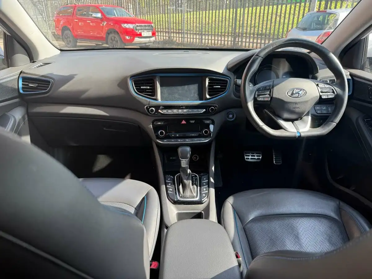 2018-hyundai-ioniq-16-gdi-premium-se-plug-in-hybrid-big-14