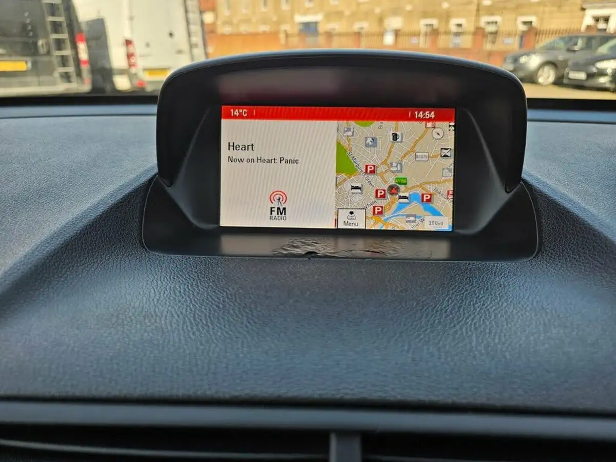 2015-vauxhall-mokka-16-tech-line-16v-vvt-big-15