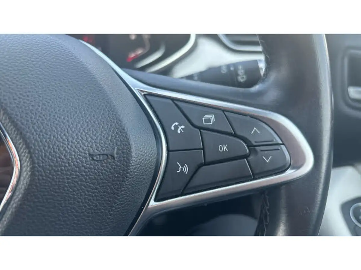 2021-renault-clio-10-tce-s-edition-90ps-big-24