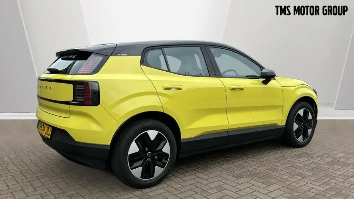 2025-volvo-ex30-e-single-motor-plus-big-6