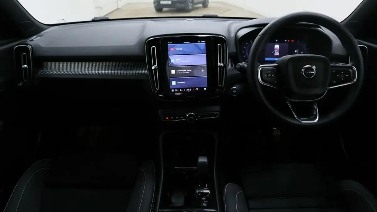 2024-volvo-xc40-20-b3-plus-big-9