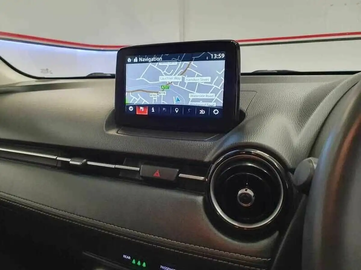 2019-mazda-mazda2-15-sport-nav-big-15