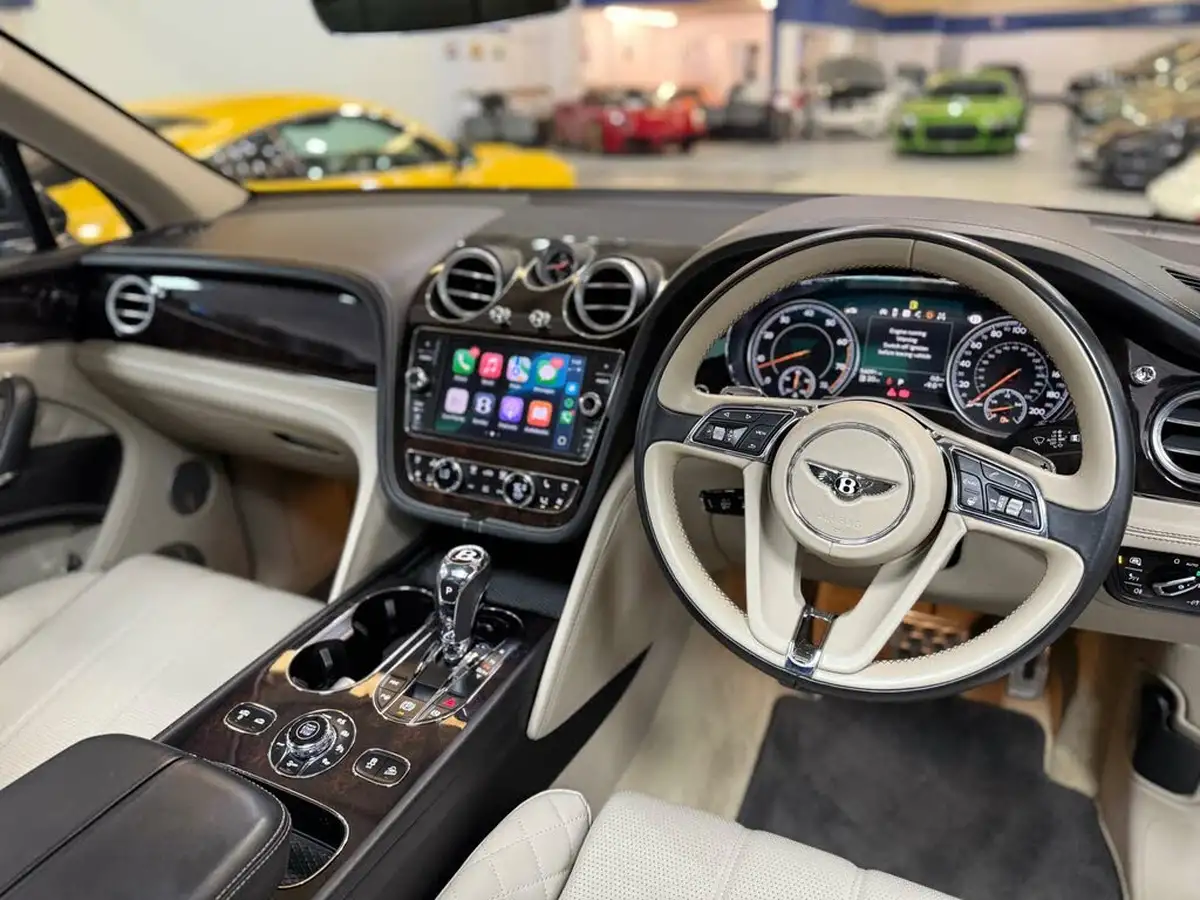 2016-bentley-bentayga-60-w12-big-1