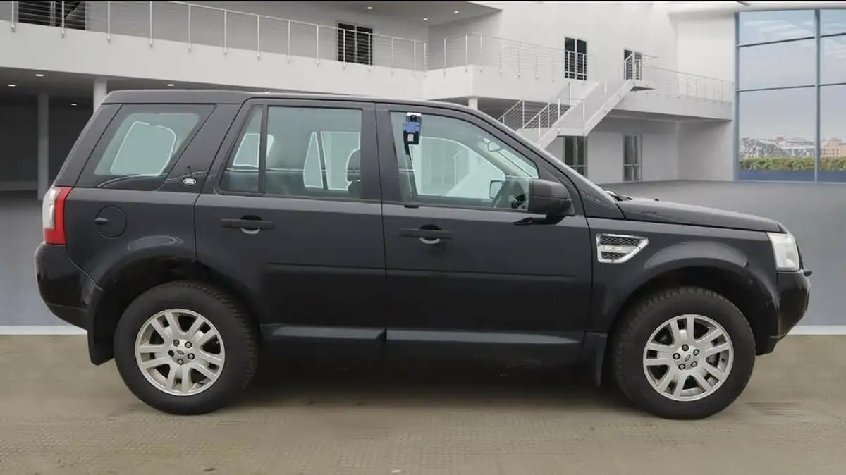 2009-land-rover-freelander-2-22td-xs-5d-big-4