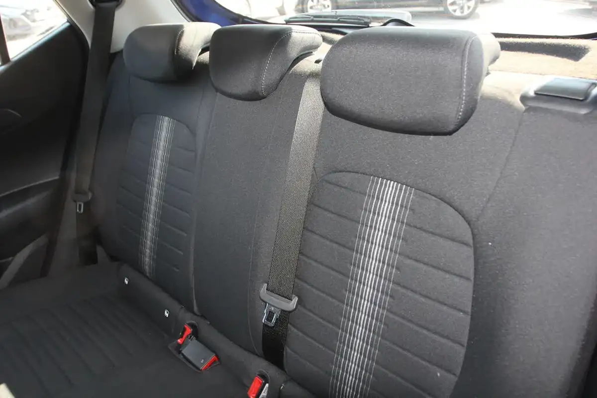 2022-hyundai-i10-10-se-connect-big-10