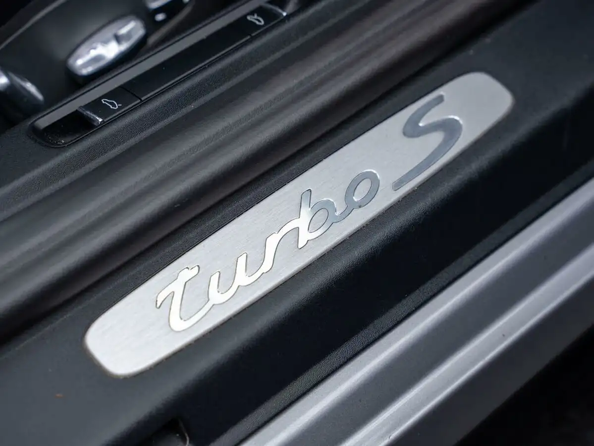 2014-porsche-911-38-turbo-s-coupe-big-13