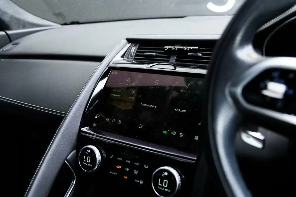 2021-jaguar-e-pace-20-p200-r-dynamic-se-big-10