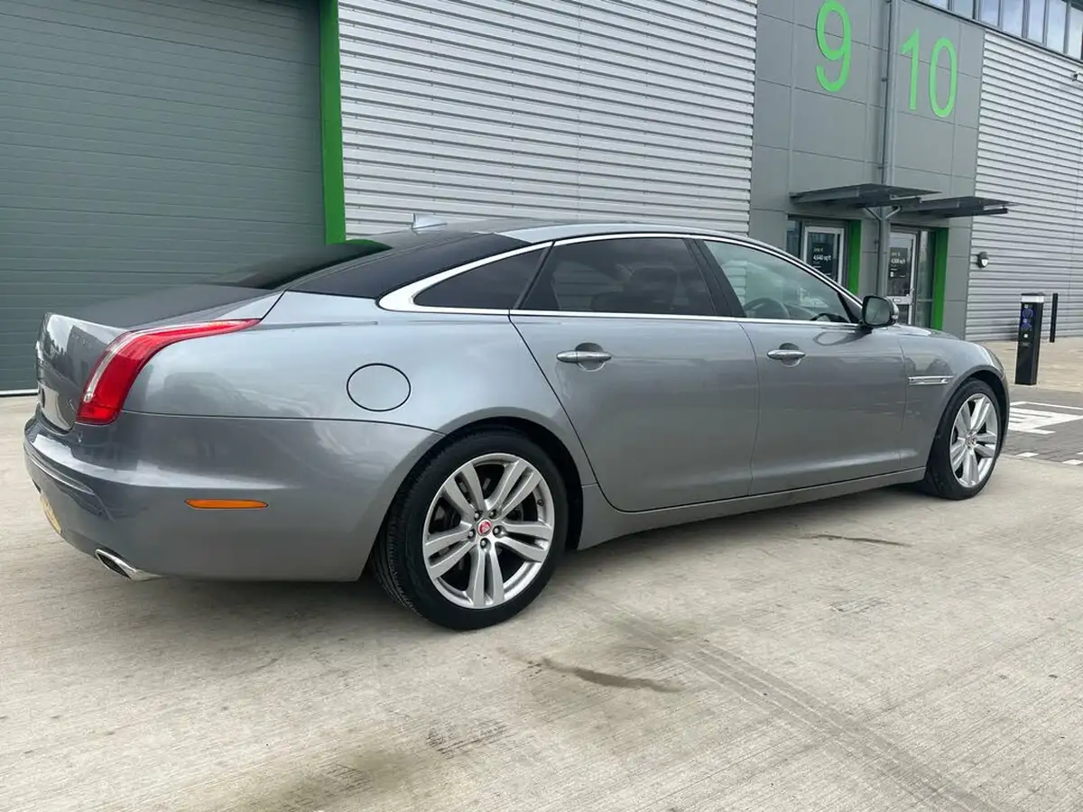 2014-jaguar-xj-series-30td-xj-premium-luxury-lwb-big-6
