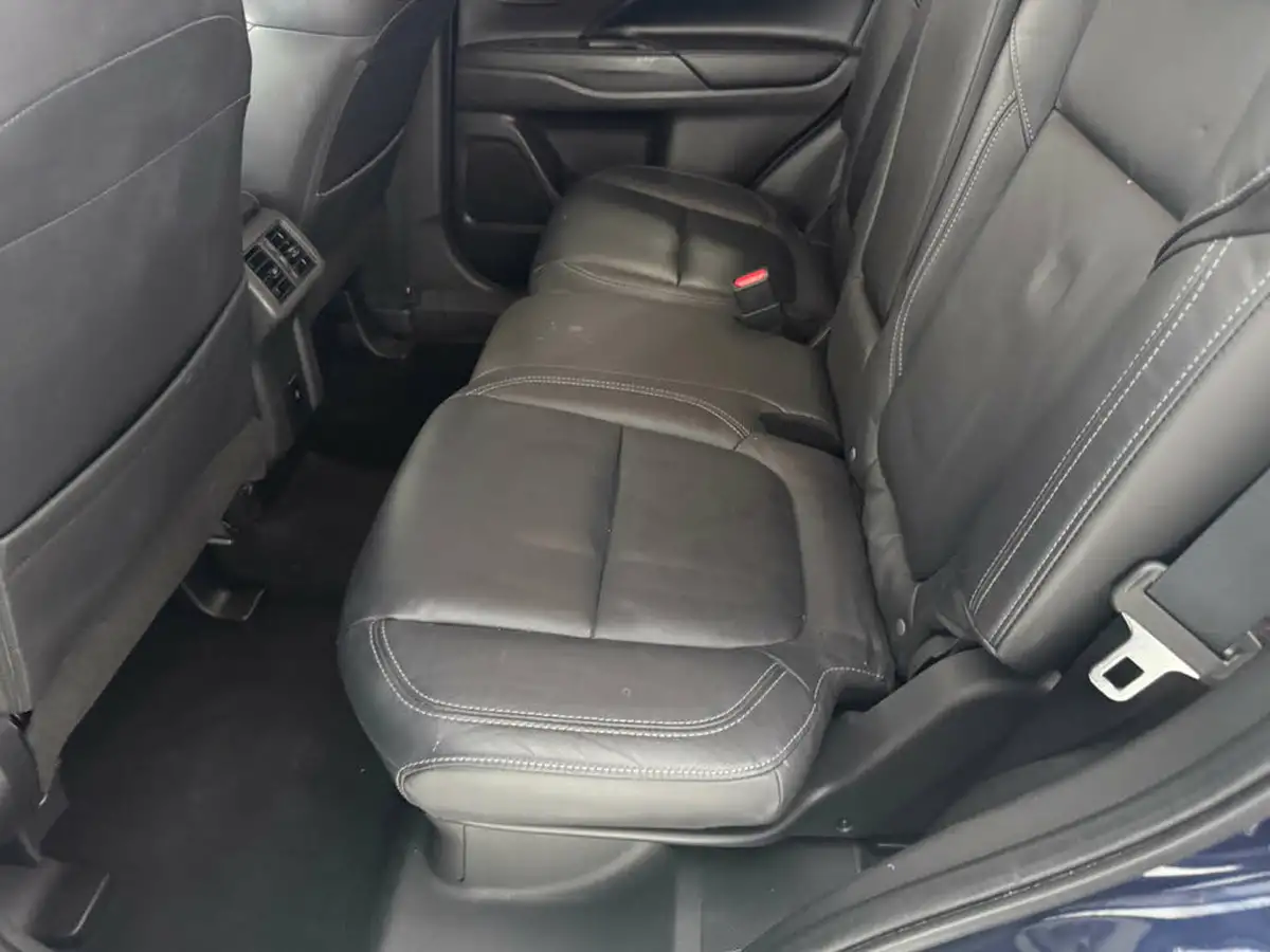 2019-mitsubishi-outlander-20-exceed-big-24