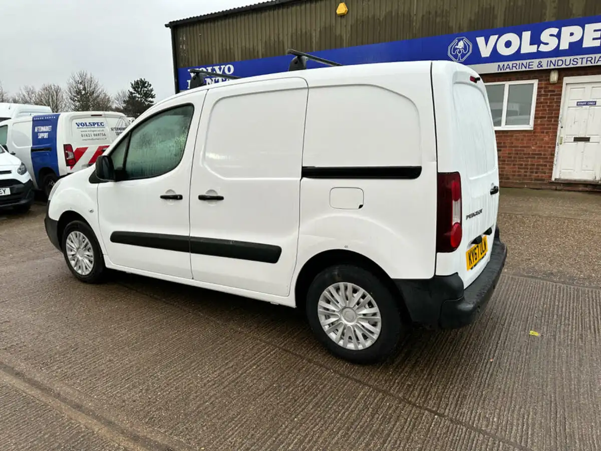 2017-peugeot-partner-16bluehdi-s-l1-75pseu6-648-panel-big-4