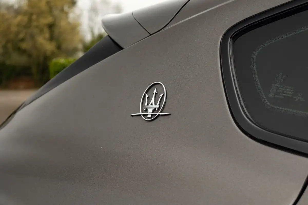 2021-maserati-levante-30-gransport-big-50