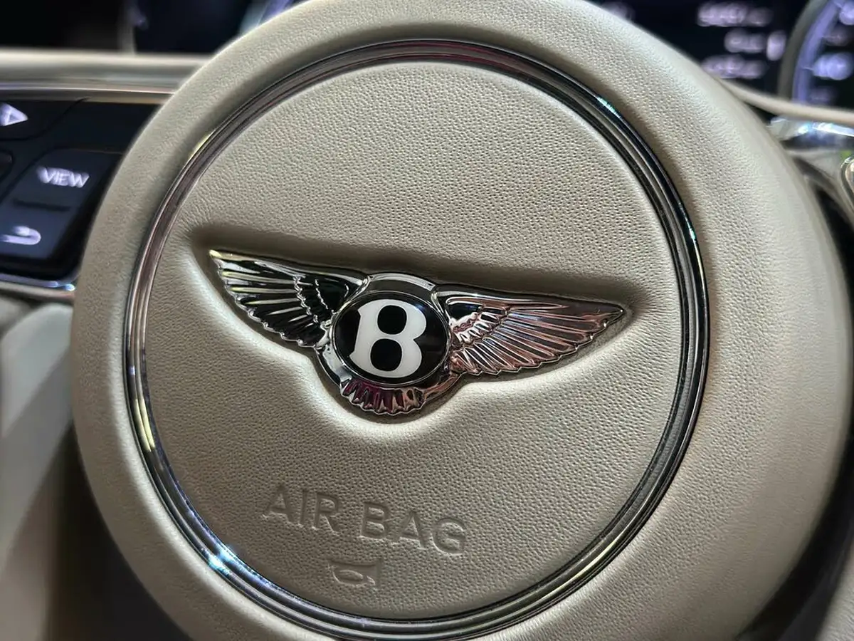 2016-bentley-bentayga-60-w12-big-53