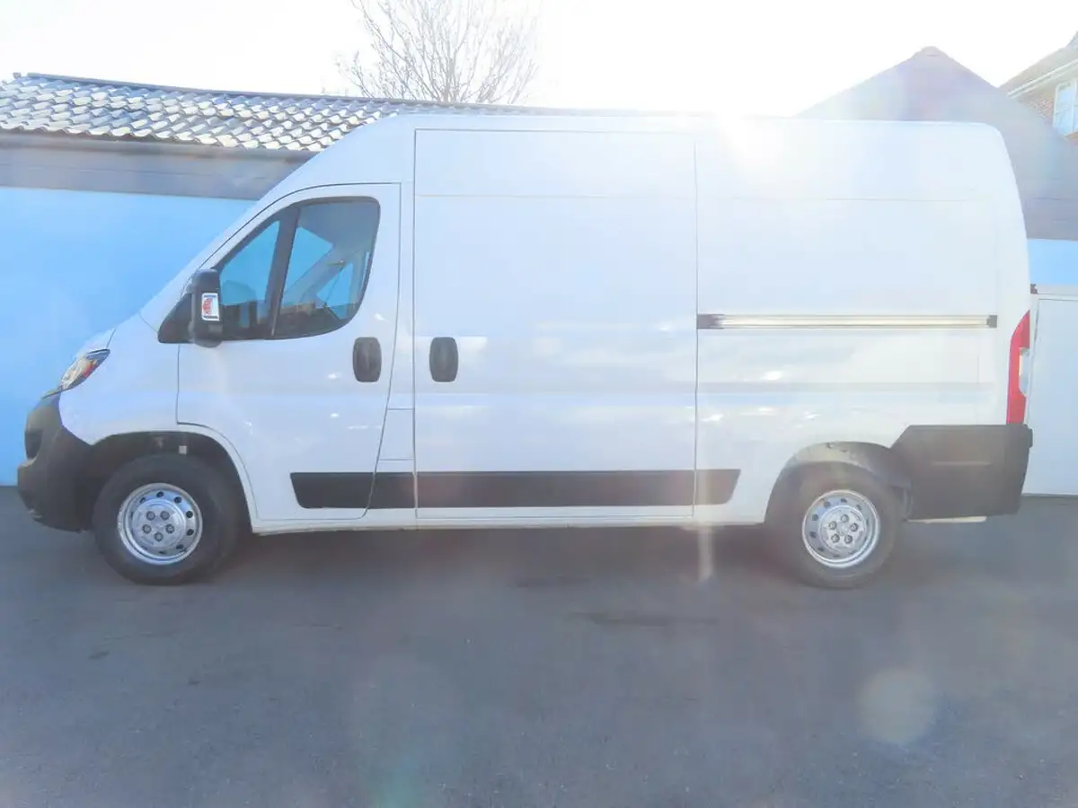 2020-peugeot-boxer-22-bluehdi-professional-335-l2-h2-big-9