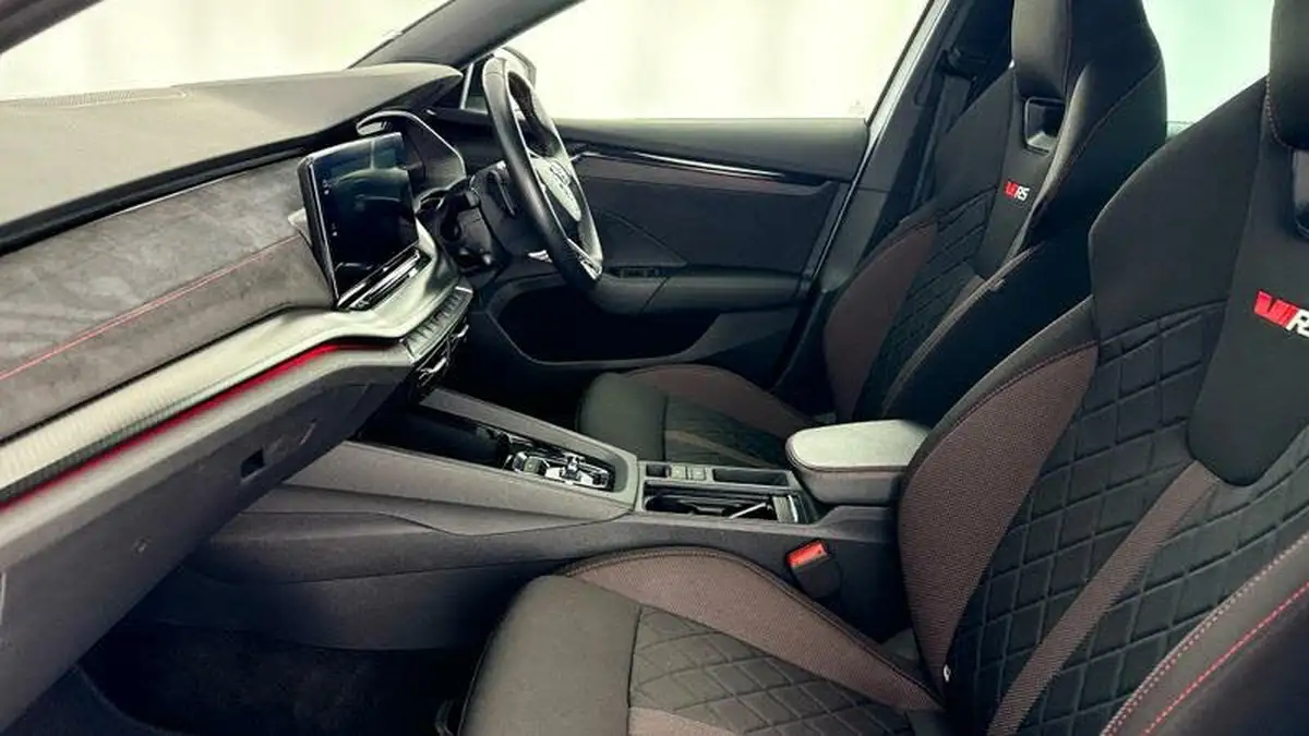2021-skoda-octavia-20-tsi-vrs-hatchback-dsg-big-38