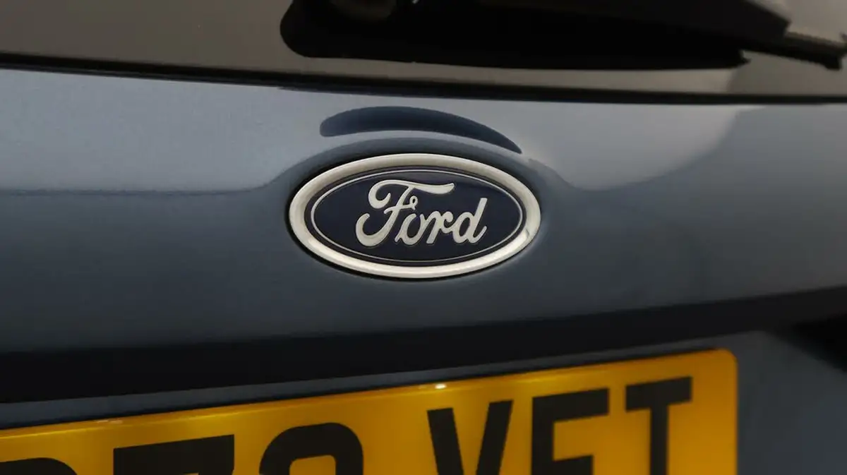 2022-ford-fiesta-10t-st-line-100ps-5d-big-23