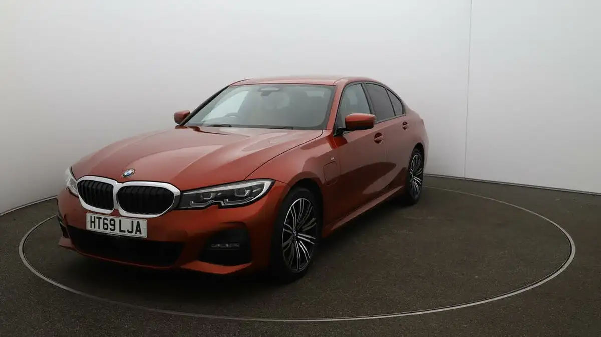 2019-bmw-3-series-20-330e-m-sport-plus-pack-big-30