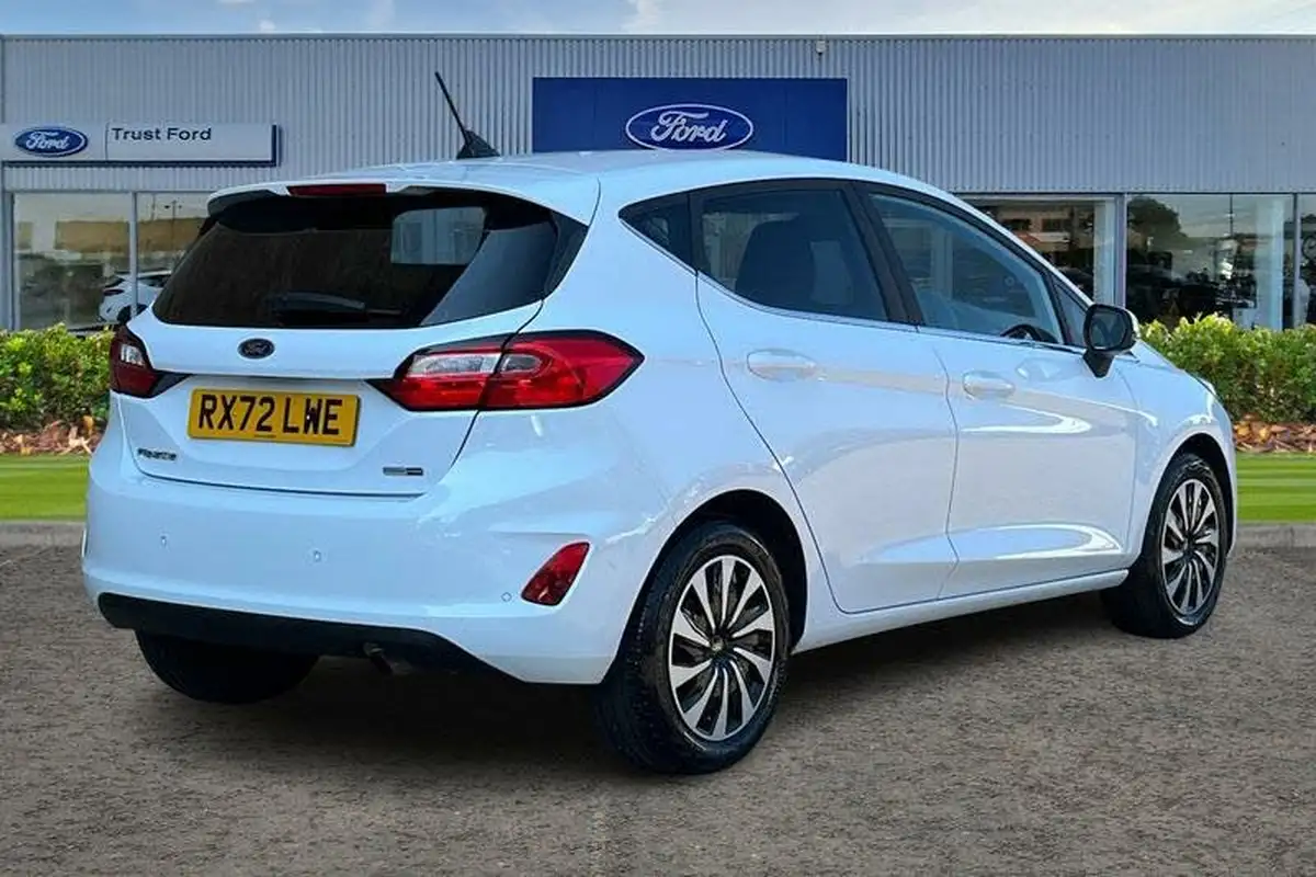 2022-ford-fiesta-10t-titanium-125ps-hybrid-mhev-powershift-big-3