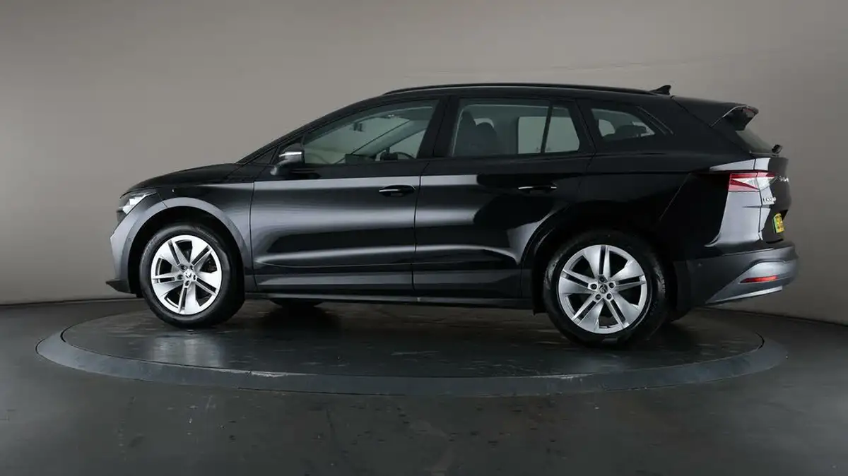 2022-skoda-enyaq-e-60-big-69