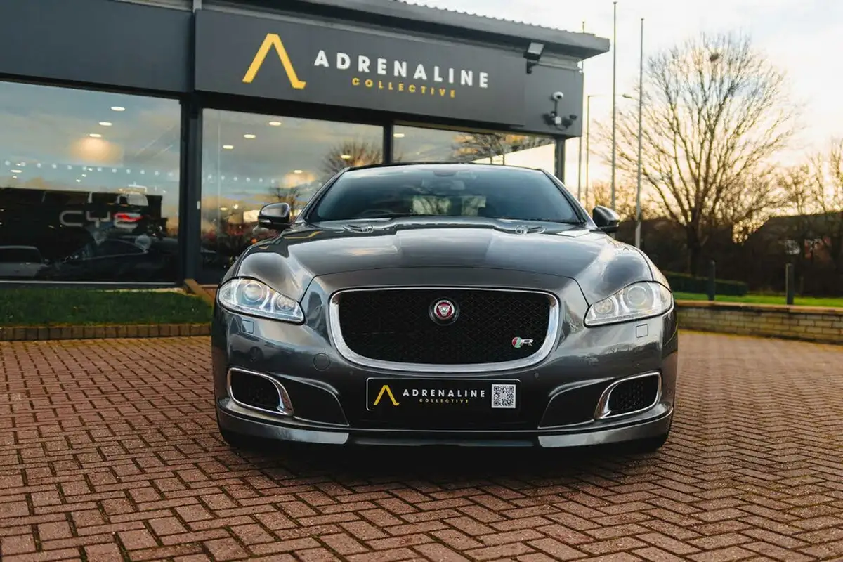 2015-jaguar-xj-series-50-xjr-saloon-big-6