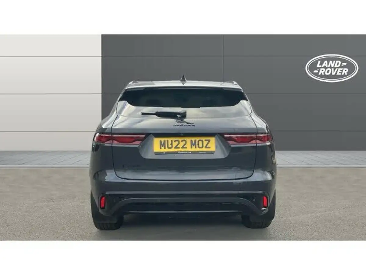 2022-jaguar-f-pace-20-d200-r-dynamic-black-big-5