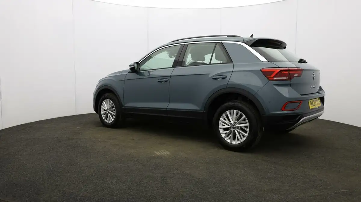 2023-volkswagen-t-roc-10-tsi-life-big-4