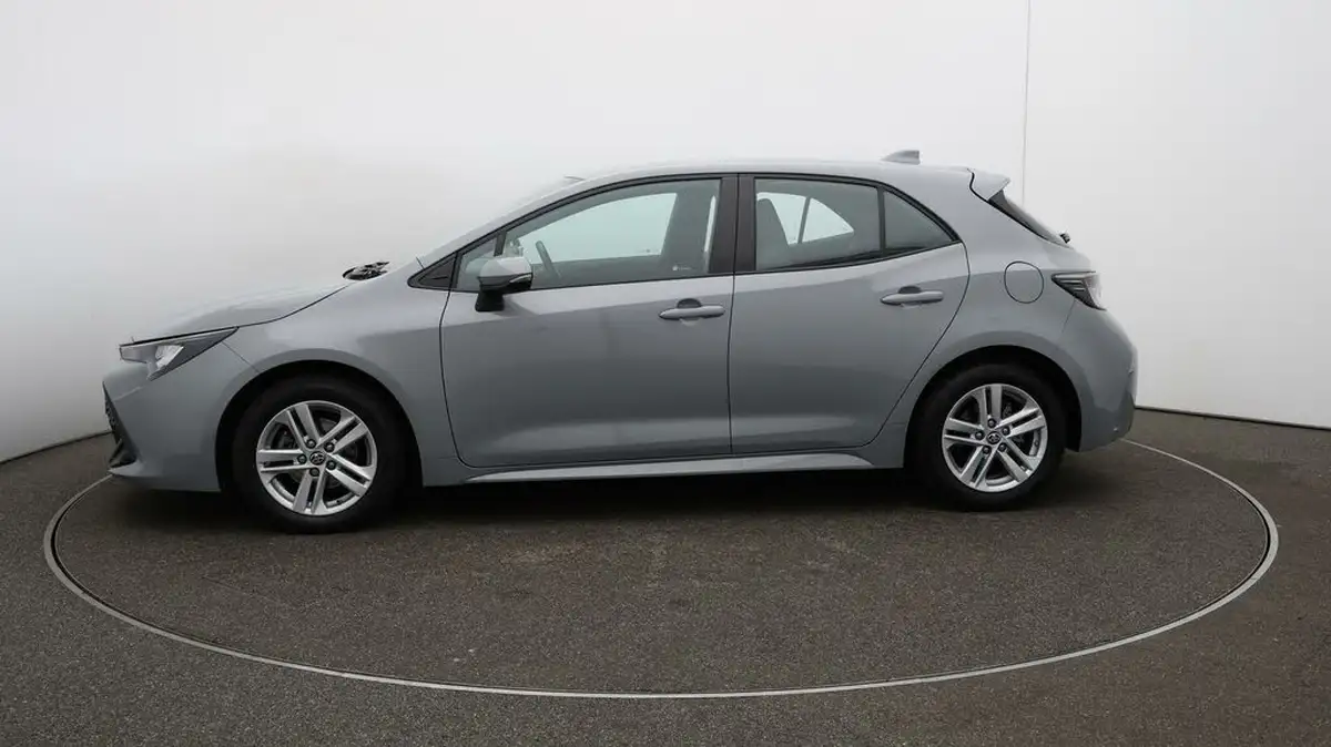 2022-toyota-corolla-18-vvt-i-icon-120bhp-trk-hatchback-5d-big-4