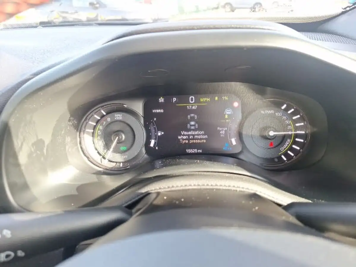 2023-jeep-renegade-13-gse-trailhawk-big-18