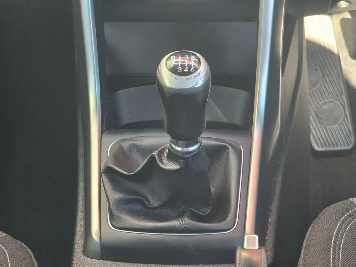 2014-hyundai-i30-14-edition-big-9