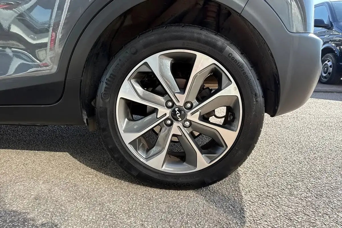 2022-kia-stonic-10-t-gdi-connect-big-11