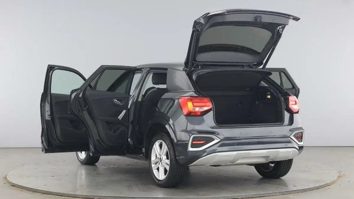 2022-audi-q2-10-30-tfsi-sport-big-10
