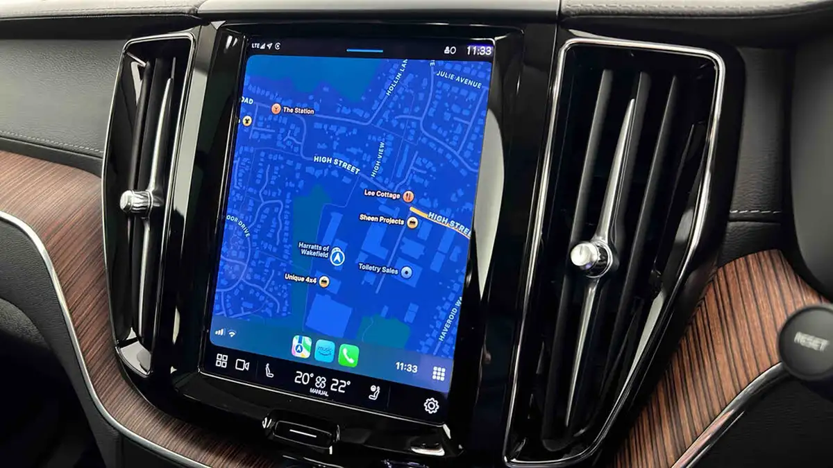 2024-volvo-xc60-20-t8-ultimate-dark-big-34